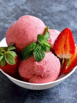 Fourseason-STRAWBERRY ICE CREAM