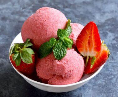 Fourseason-STRAWBERRY ICE CREAM